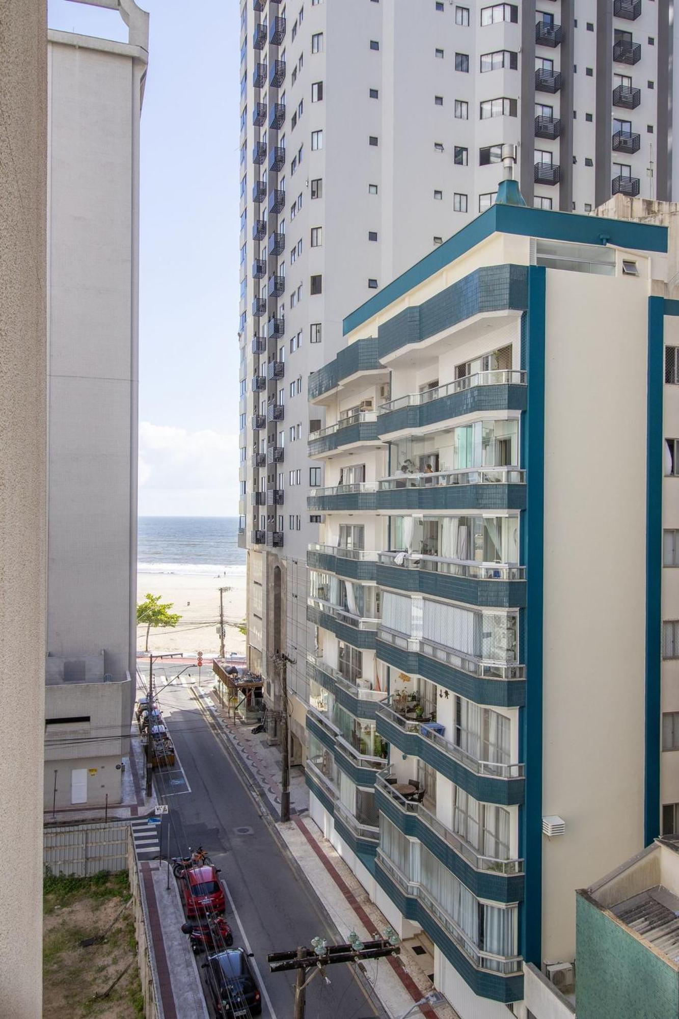 DCA51 - Pé na Areia, Churrasqueira, 2 Garagens, Climatizado, Wi-Fi Balneário Camboriú Esterno foto